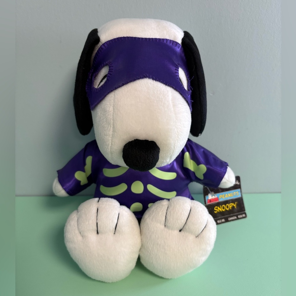 Hallmark Peanuts Halloween Glow In The Dark Snoopy Skeleton Plush Stuffed Dog